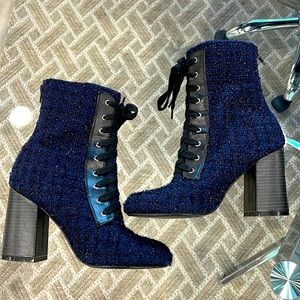 Forever 21 lace up navy plaid heeled boots